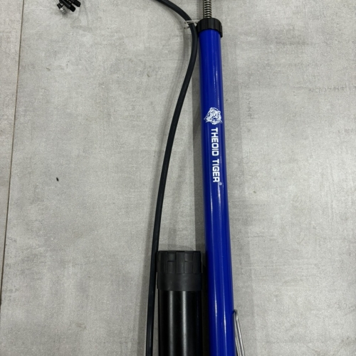 Bơm Xe Tiger ống đồng hồ Đen Cao 5932B