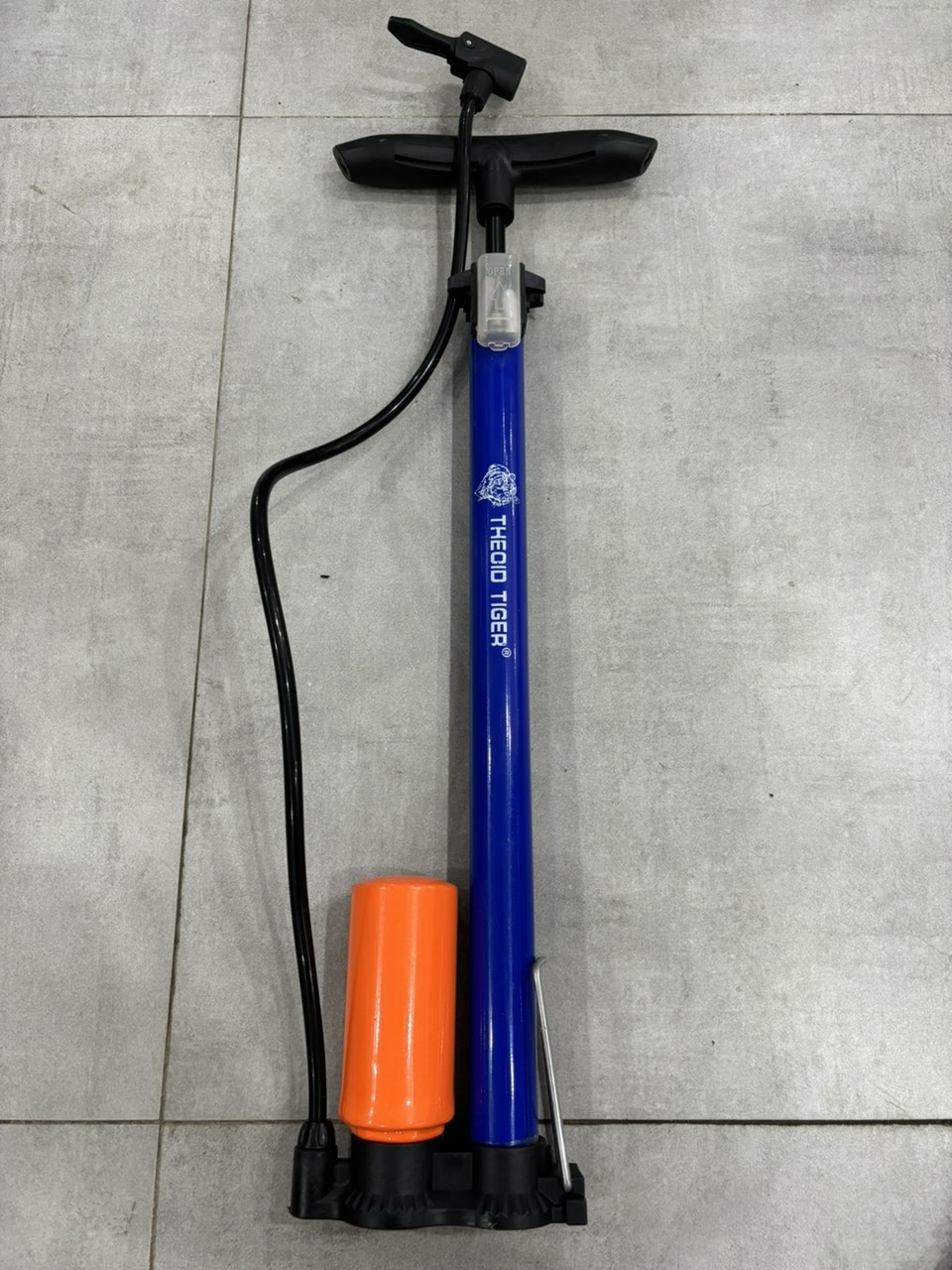 Bơm Xe Tiger ống xanh bình cam 6032